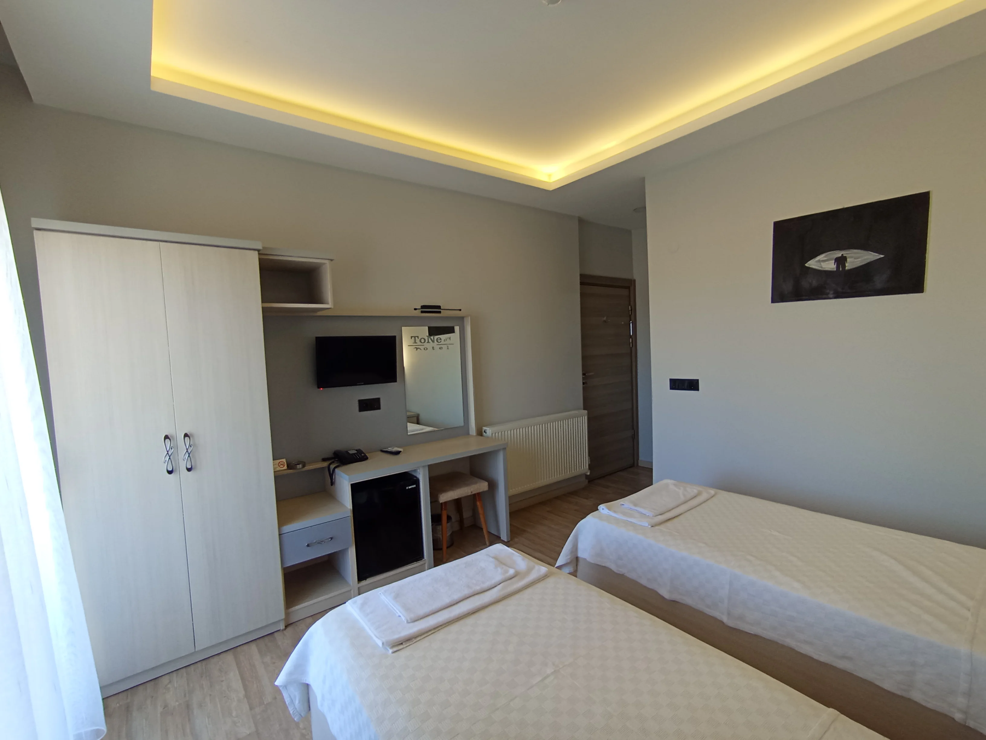 ToNe Otel Ayrı Yataklı Çift Kişilik Oda iç mekânı